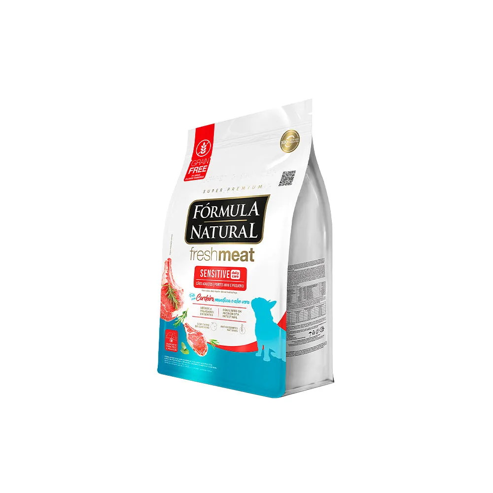 Ração Fórmula Natural Fresh Meat Sensitive para Cães Adultos de Mini e Pequeno Porte Sabor Cordeiro, Mandioca e Aloe e Vera