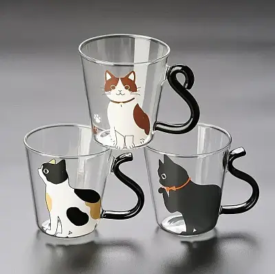 Caneca de Vidro Caprichosa com um Design de Gato Fofo